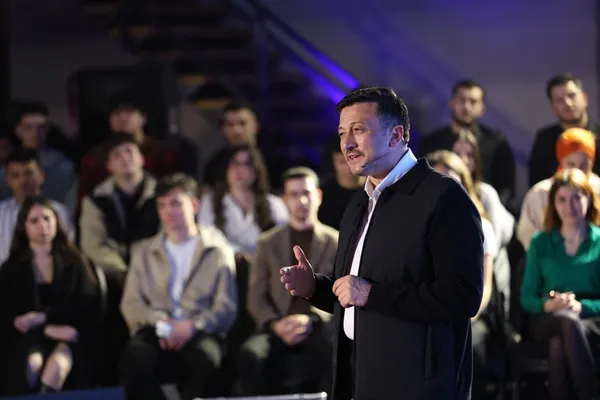 AK Parti İzmir adayı Hamza Dağ’dan gençlere yeni müjde: İlk bine giren öğrencilere 50 bin lira başarı ödülü