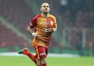 Wesley Sneijder tarihe geçecek