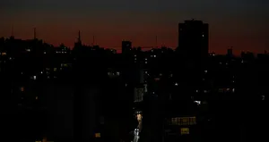 Ülke genelinde elektrikler kesildi! Büyük kriz...