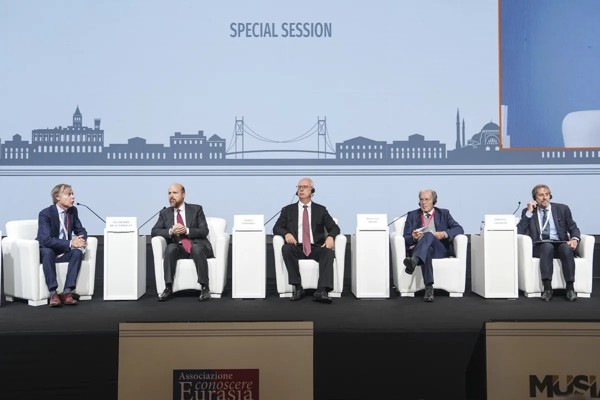 1792668019800.jpeg Bilal Erdoğan'dan yeni dünya düzeni mesajı: Türkiye önemli bir rol üstlenecek - 2