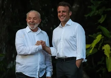 Brezilya Devlet Başkanı Silva Fransa Cumhurbaşkanı Emmanuel Macron ile görüştü!