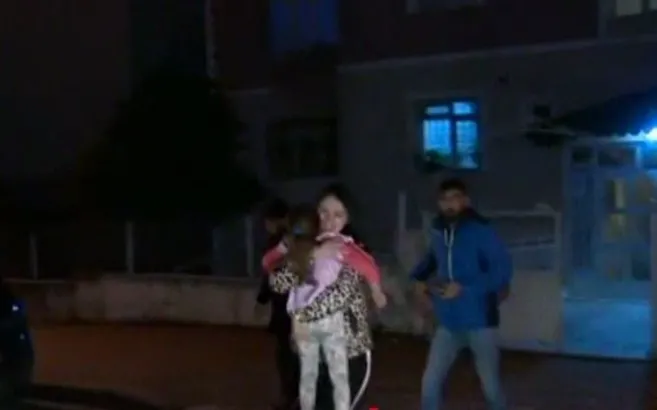 Esra Erol'da bir ilk yaşandı! 1 yıldır kaçırılan Ece canlı yayında kurtarıldı...