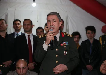 Org. Hulusi Akar'dan sert mesaj!