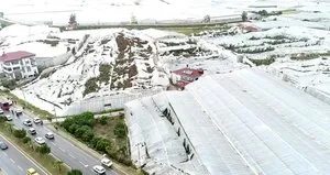 Mersin’de hortum bazı seralara zarar verdi