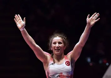 Milli güreşçi  Zeynep Yetgil olimpiyat kotası aldı