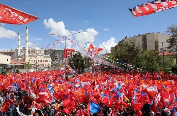 Cumhurbaşkanı Erdoğan: Dolarınızı avronuzu Türk Lirasına çevirin - 2
