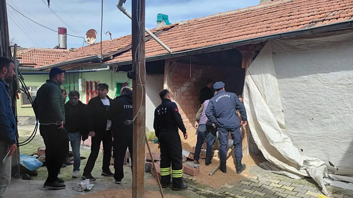 Depoda duvar çökünce elini makineye kaptırdı: 4 parmağı birden koptu