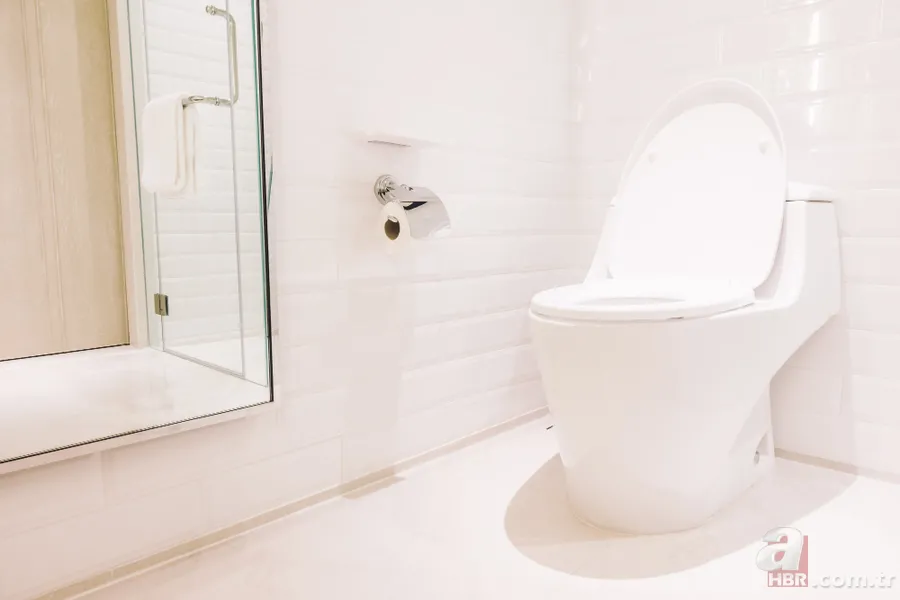 Bembeyaz tuvaletler için çamaşır suyuna veda! Tek seferde çözüm! 3