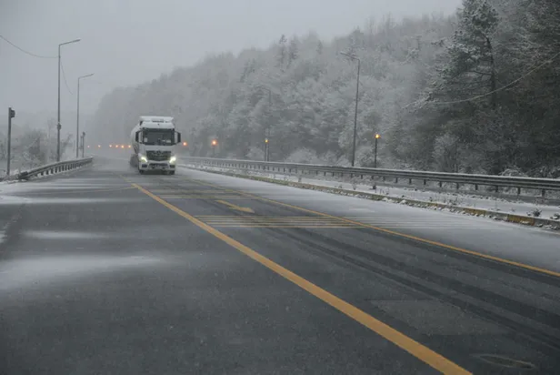 bolu-tuneli-yol-son-durum-19-kasim-pazar-bolu-tuneli-acik-mi-kapali-mi-kgm-trafige-acik-ve-kapali-yollar-liste-1700407860788.jpg Bolu Tüneli yol son durum 19 Kasım Pazar | Bolu Tüneli açık mı, kapalı mı? KGM Trafiğe açık ve kapalı yollar listesi... - 2