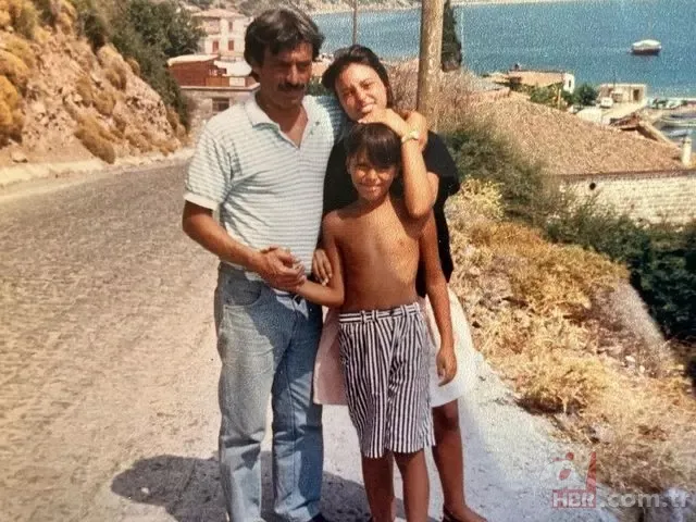 54 yıllık eşi Süt Kardeşler'in Afife'siymiş! Şevket Altuğ eski hallerini yayınladı 7