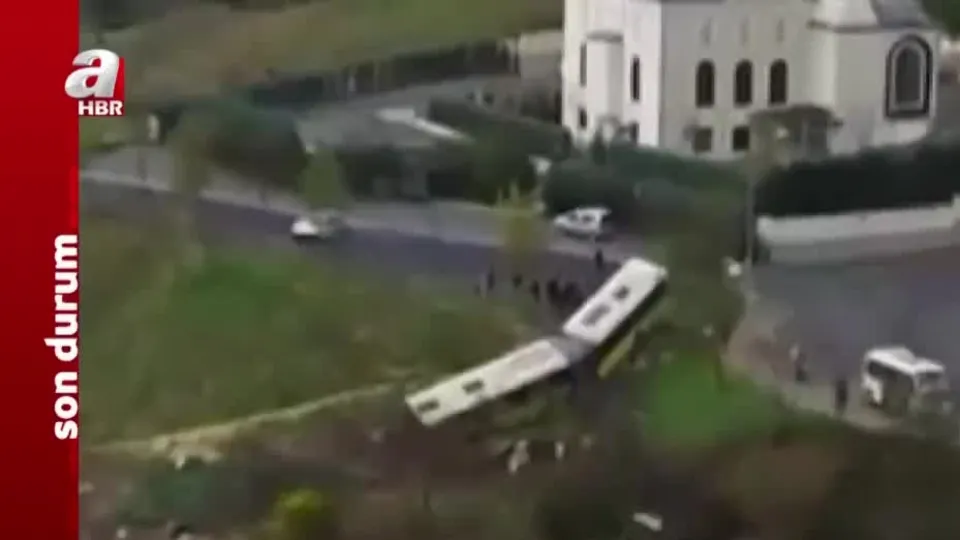 Başakşehir’de İETT otobüsü devrildi