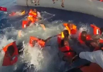 Akdeniz'de mülteci faciası! Onlarca ölü var