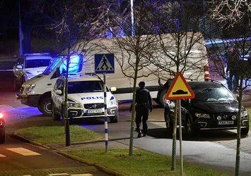 İsveç'te polis karakoluna bombalı saldırı