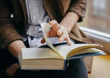 Kitap okumak ömrü uzatıyor