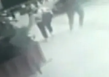 İzmir'de dehşete düşüren olay: İşe giden kadın tanımadığı kişinin saldırısına uğradı