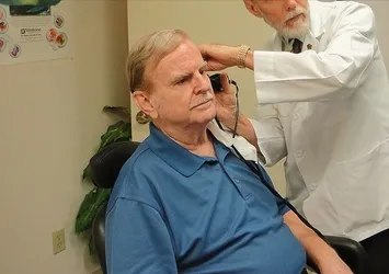 İşitme kaybı Alzheimer'i tetikliyor!