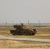 Suriye sınır hattına askeri zırhlı araçlar yerleştirildi