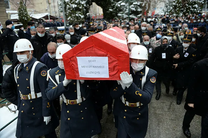 Son dakika: Gara kahramanlarına veda! Şehit annesinin sözleri yürek dağladı: Sen kalk da ben yatayım - 19