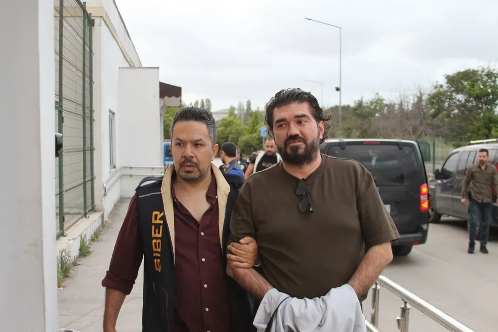 Adana'daki yasa dışı bahis operasyonunda 154 kişi adliyede! İşte Rasim Ozan Kütahyalı'nın ilk ifadesi - 2
