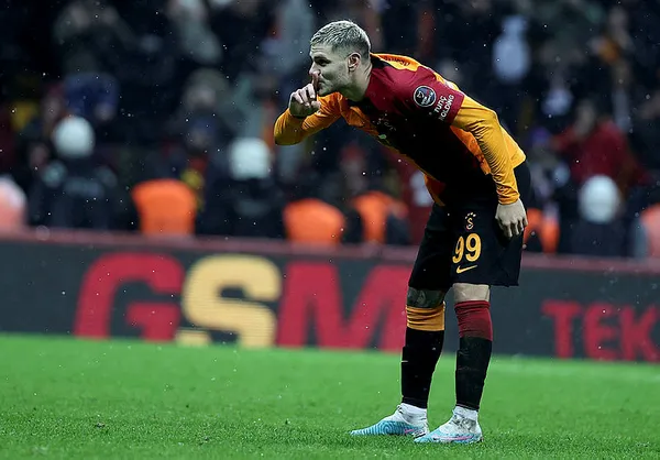 mauro-icardi-galatasaray-tarihine-gecti-23-yil-sonra-bir-ilk-jardeli-geride-birakti-1684603716178.jpg Mauro Icardi Galatasaray tarihine geçti! 23 yıl aradan sonra Jardel’i geride bıraktı - 1