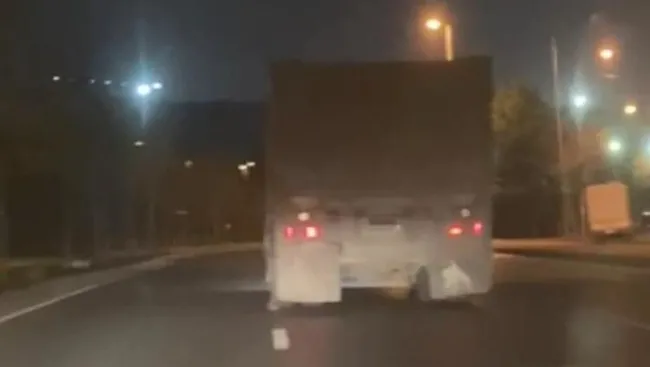 Sağlık çalışanı nöbetten dönerken fark edip kaçak döküm yapan hafriyat kamyonunu yakalattı - 2