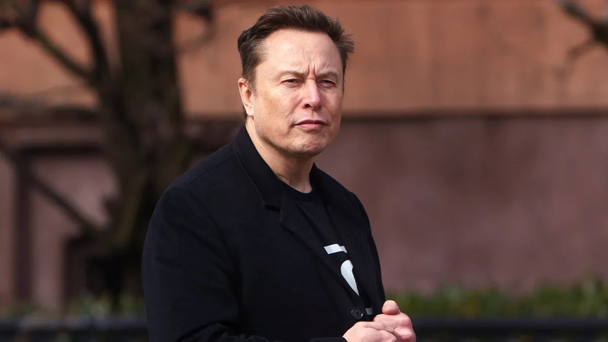 Elon Musk’tan Polonya’ya sert çıkış: Sessiz ol küçük adam!