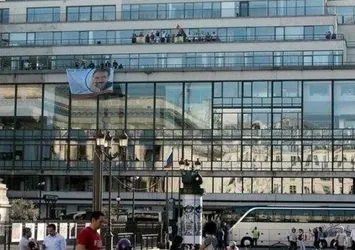 PKK'lılar AFP'nin binasına girdi