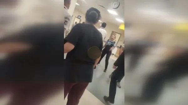 son-dakika-konya-sehir-hastanesinde-vahset-doktor-ve-saldirgan-hayatini-kaybetti-1657111696755.jpg Son dakika: Konya Şehir Hastanesi'nde vahşet! Doktor ve saldırgan hayatını kaybetti - 2