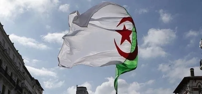 Cezayir’de 5.8 büyüklüğünde korkutan deprem