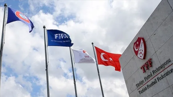 son-dakika-galatasaray-ve-fenerbahce-pfdkya-sevk-edildi-1682006170254.jpg Son dakika: Galatasaray ve Fenerbahçe PFDK'ya sevk edildi - 3