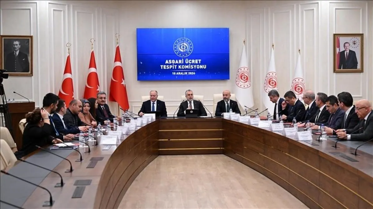 Milyonlar merakla bekliyordu!  Asgari Ücret zammı belli oldu | Bakan Vedat Işıkhan açıkladı: İşte 2025 zam oranı...