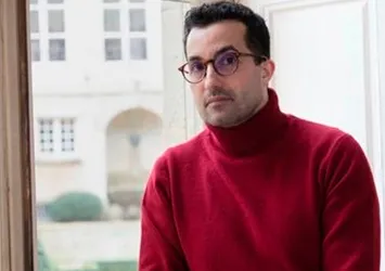 Fransa'da İslam düşmanlığı büyüyor! Adını değiştiren Cezayirli yazara iş teklifi yağdı