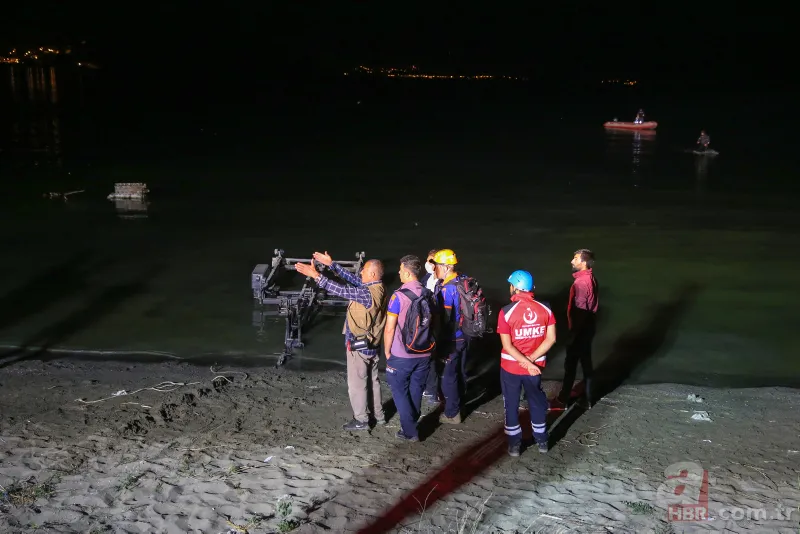 Van'da keşif uçağı düştü! Olay yerinden görüntüler... 15