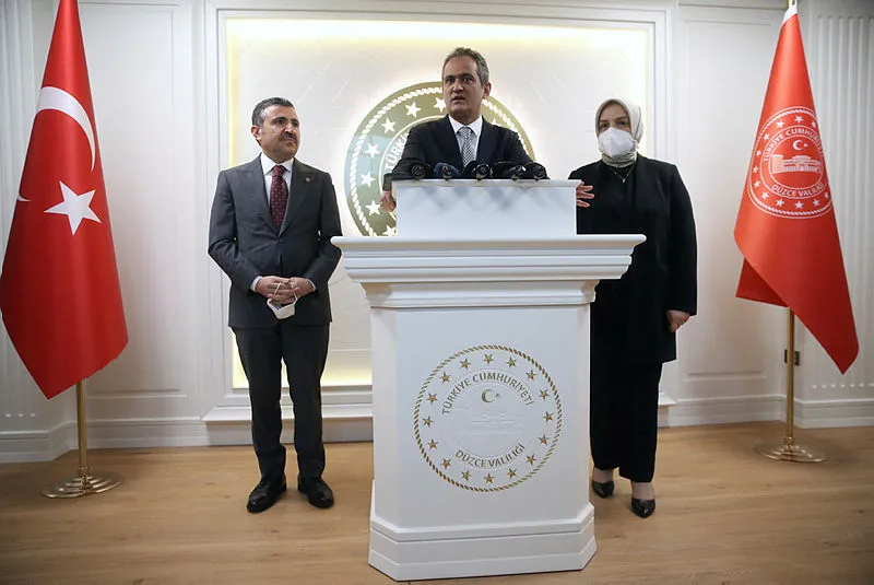 Milli Eğitim Bakanı Özer’den yüz yüze eğitim açıklaması