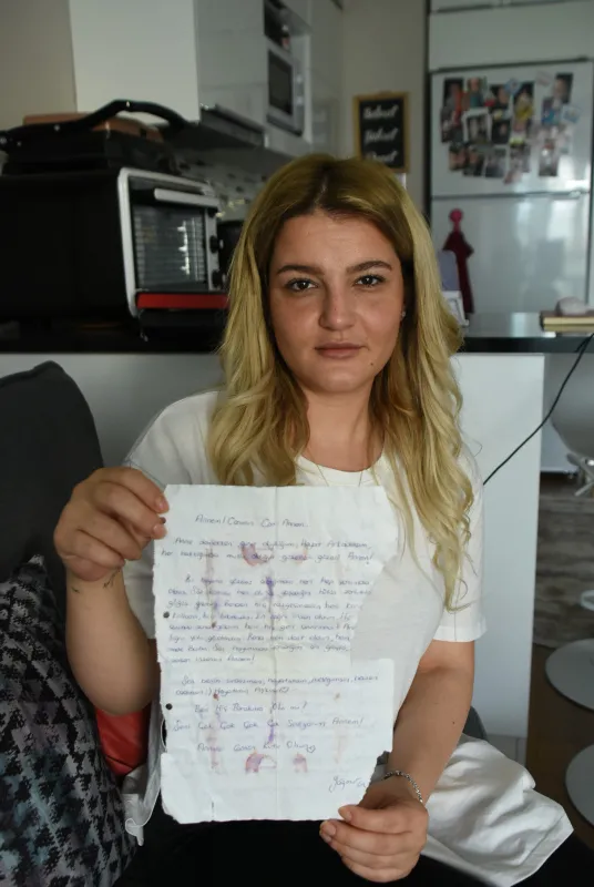 emrah-apartmani-enkazindan-cikan-anneler-gunu-mektubu-1620537701121.jpg