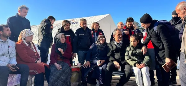 son-dakika-milli-egitim-bakani-mahut-ozerden-depremzede-ogrenciler-hakkinda-flas-aciklama-anne-veya-babasi-ya-1677827784623.jpg Son dakika: Milli Eğitim Bakanı Mahut Özer'den depremzede öğrenciler hakkında flaş açıklama! Anne veya babası ya da vasisi vefat edenlere burs - 2