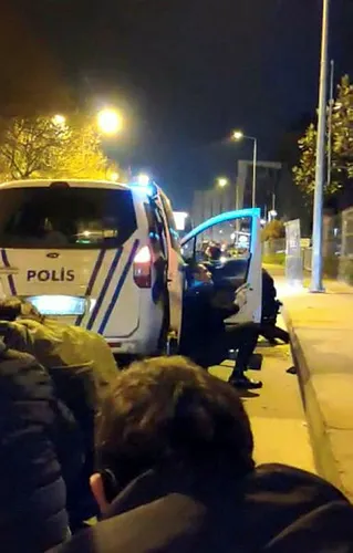 İstanbul’da polise yapılan silahlı saldırı ve çatışmanın görüntüleri ortaya çıktı - 2