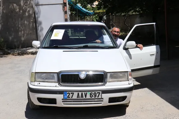malatyada-saskina-ceviren-olay-aracini-kayisi-ile-takas-ediyor-1658477640526.jpg Malatya’da şaşkına çeviren olay! Aracını kayısı ile takas ediyor - 1