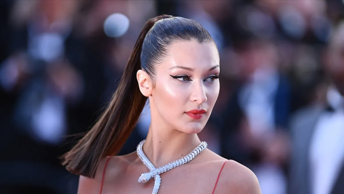Sarışın oldu! Bella Hadid'ten imaj değişikliği