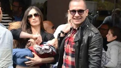 Emre Aşık ve eşini dövdüler!