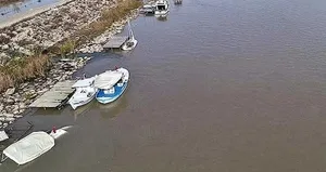 Peru’da dev dalgalar tekneleri batırdı