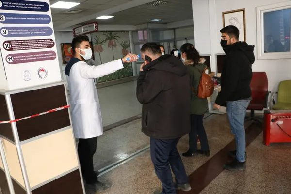 Pandemi kuralları en iyi durumda olan il! Koronavirüs Hakkari’den temizlendi