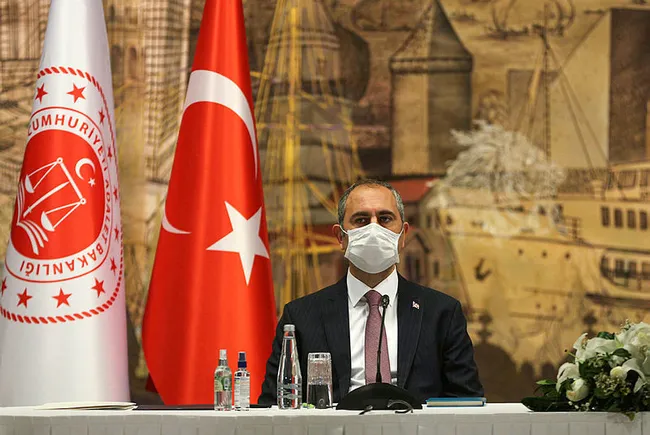 Hazine ve Maliye Bakanı Lütfi Elvan ile Adalet Bakanı Abdulhamit Gül, TÜSİAD üyeleriyle bir araya geldi