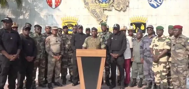Kamerun ve Ruanda, ordu saflarında değişikliğe gitti
