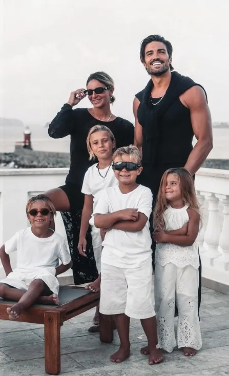 unluleri-reklam-yuzu-yapti-amine-gulseden-dunya-capinda-marka-hamlesi-1761197979230.jpg Kaynak: Instagram