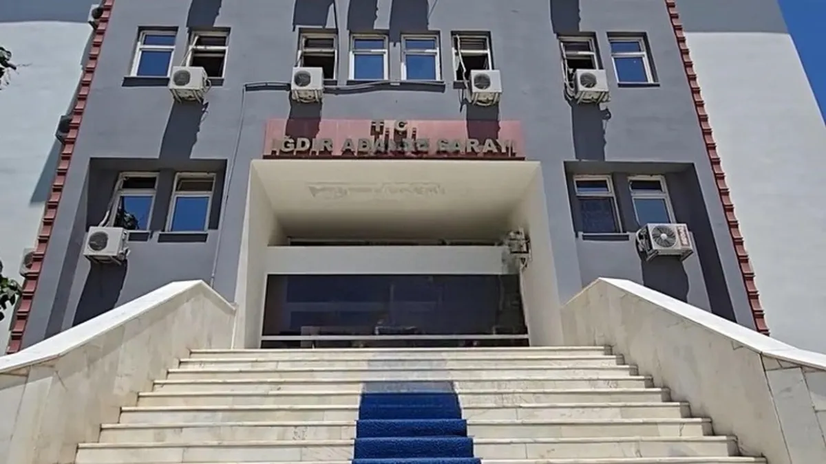 Adliyede rüşvet ve irtikâp soruşturması! 2 avukat hakkında karar