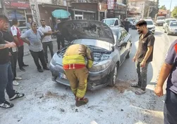 İskenderun’da seyir halindeki otomobil yandı