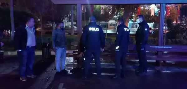 denizlide-dehset-tacize-ugrayan-kadini-kurtarmak-isterken-olumun-kiyisindan-gecti-1635845411645.jpg Denizli’de dehşet! Tacize uğrayan kadını kurtarmak isterken ölümün kıyısından geçti - 5