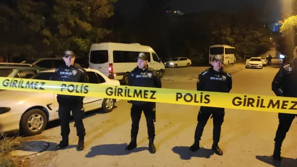 ankarada-dehset-bir-evde-5-kisinin-cesedi-bulundu-1668109064818.jpg Ankara'da dehşet: Bir evde 5 kişinin cesedi bulundu - 5