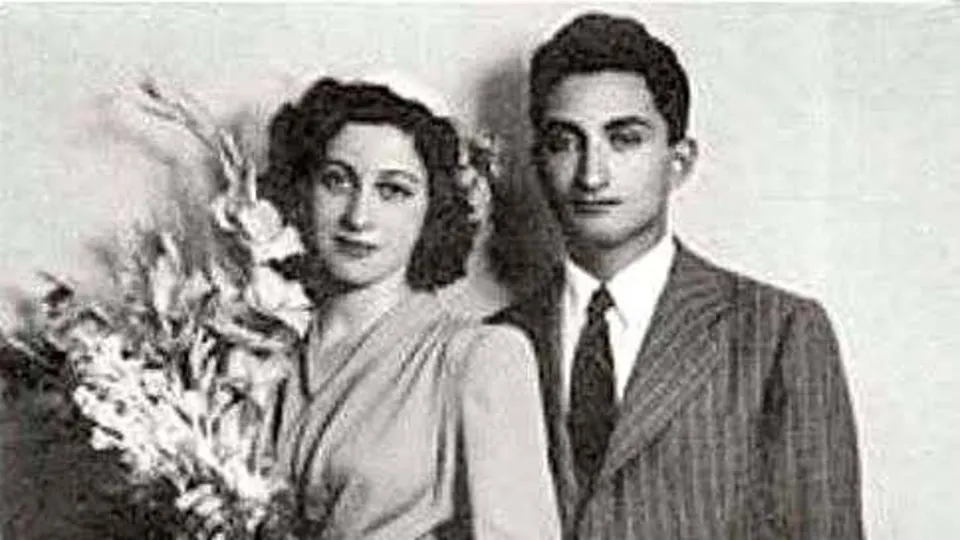 Rahşan Ecevit ve Bülent Ecevit'in yıllar önceki fotoğafları